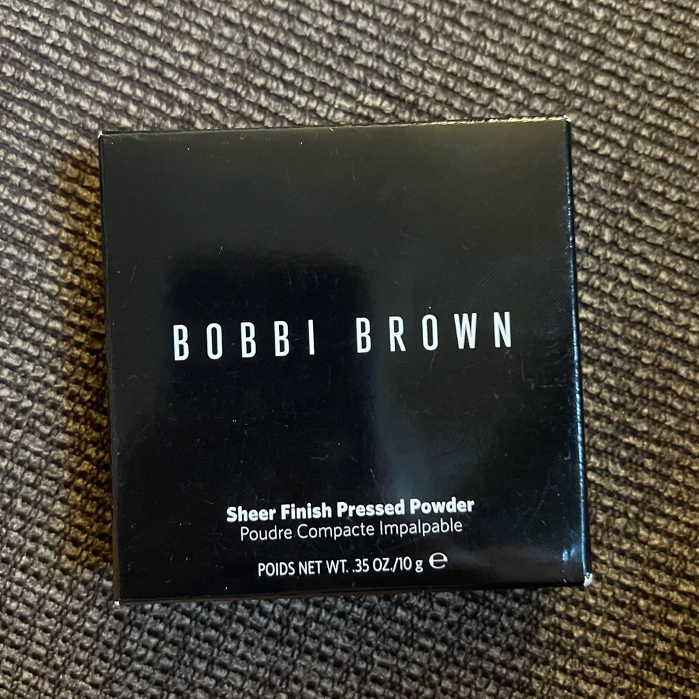 NIB Bobbi Brown Sheer Finish Pressed Powder